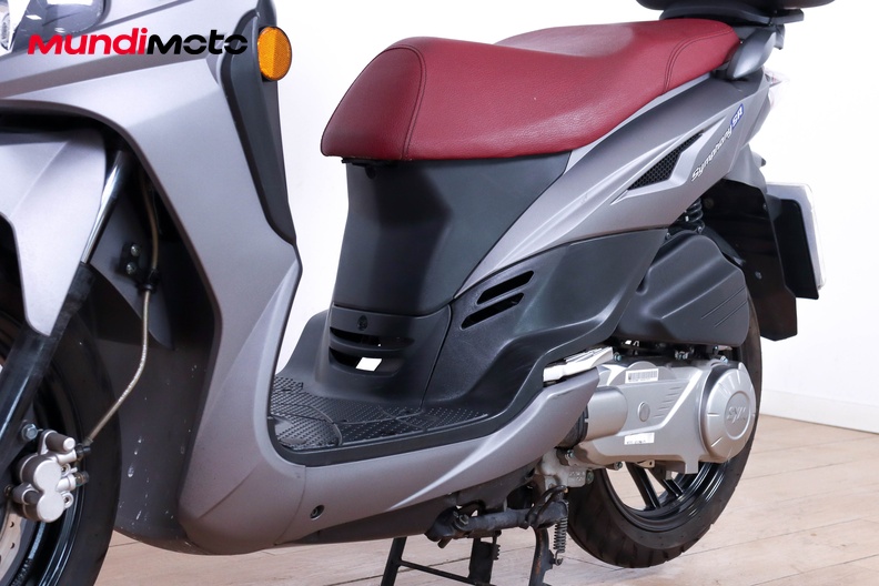 Motorbike image 8