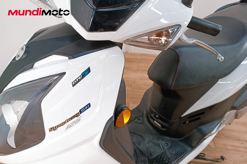 Motorbike image 9