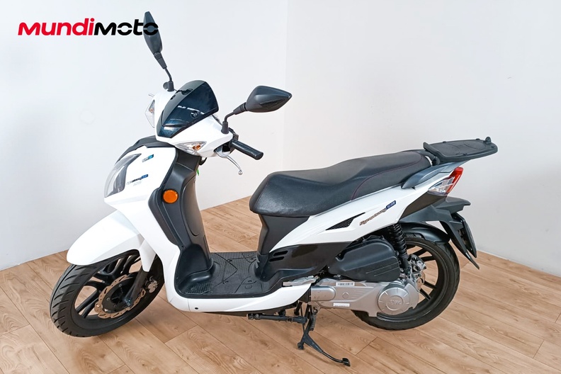 Motorbike image 5