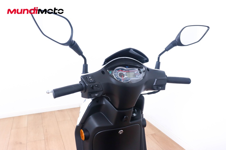 Motorbike image 10