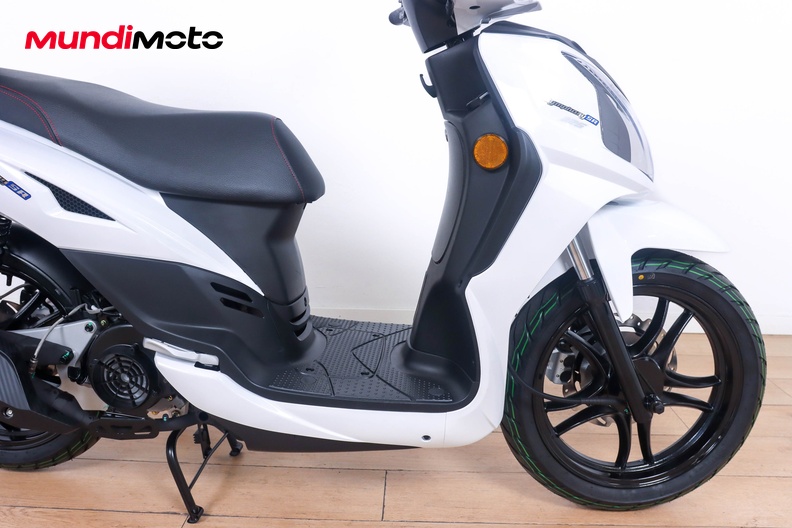 Motorbike image 13