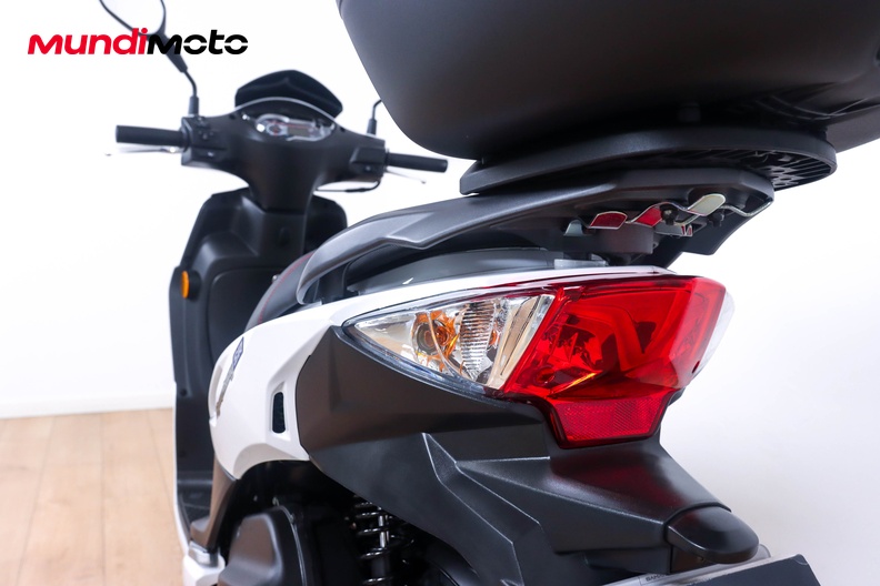 Motorbike image 9