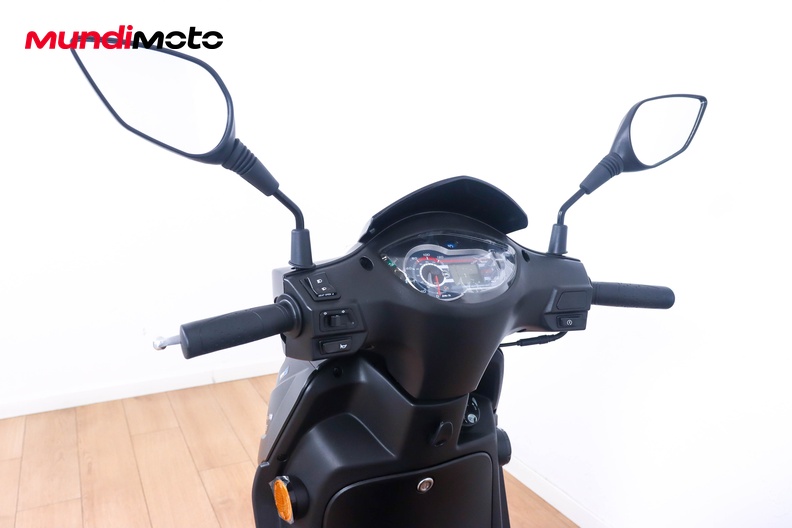 Motorbike image 10