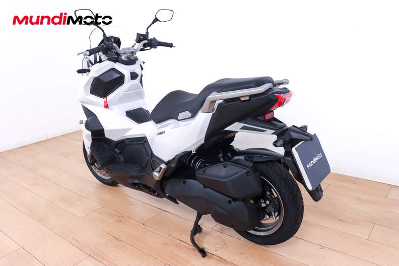 Motorbike image 6