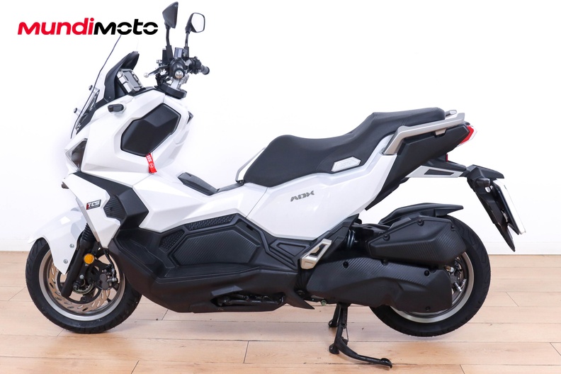 Motorbike image 5