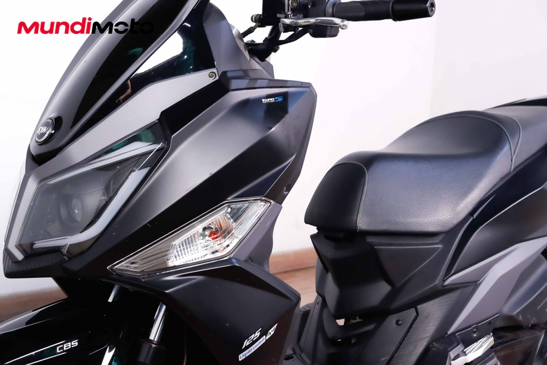 Motorbike image 8
