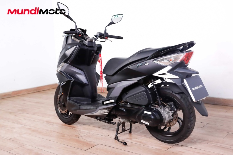 Motorbike image 6