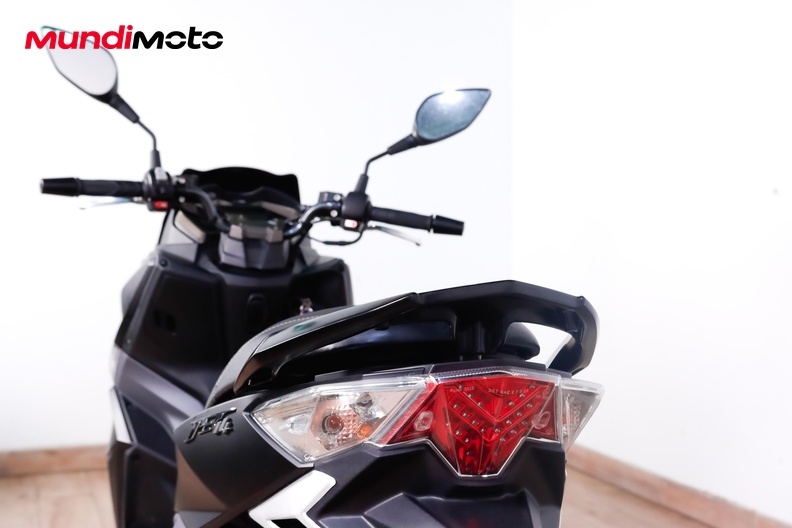 Motorbike image 9