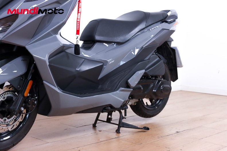Motorbike image 8