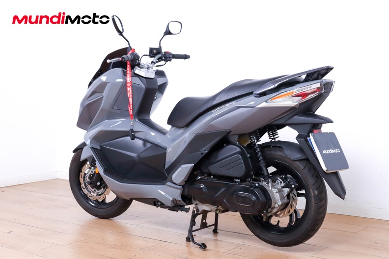 Motorbike image 6