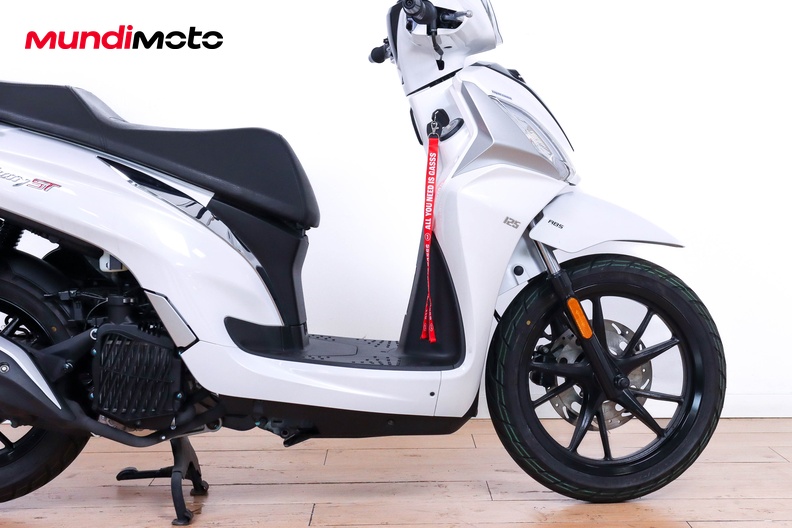 Motorbike image 13