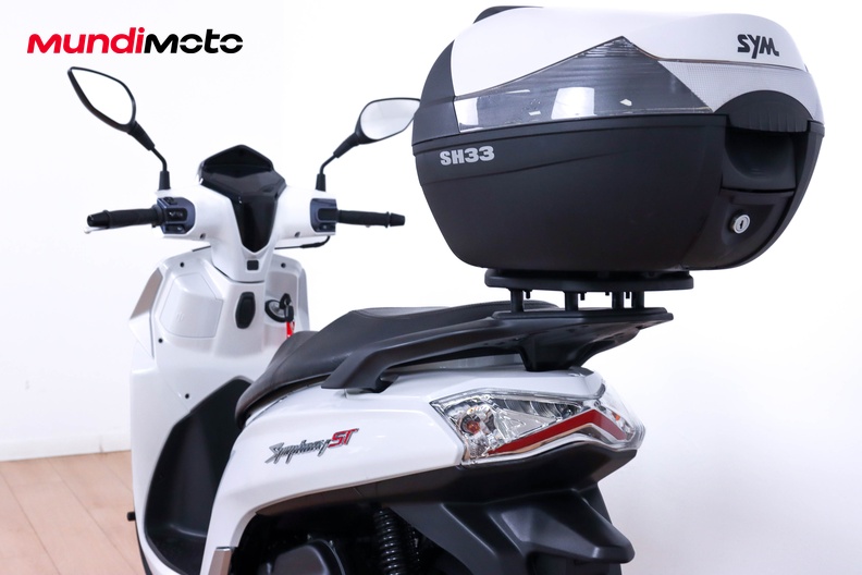Motorbike image 9