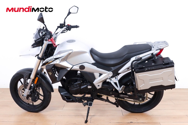 Motorbike image 5