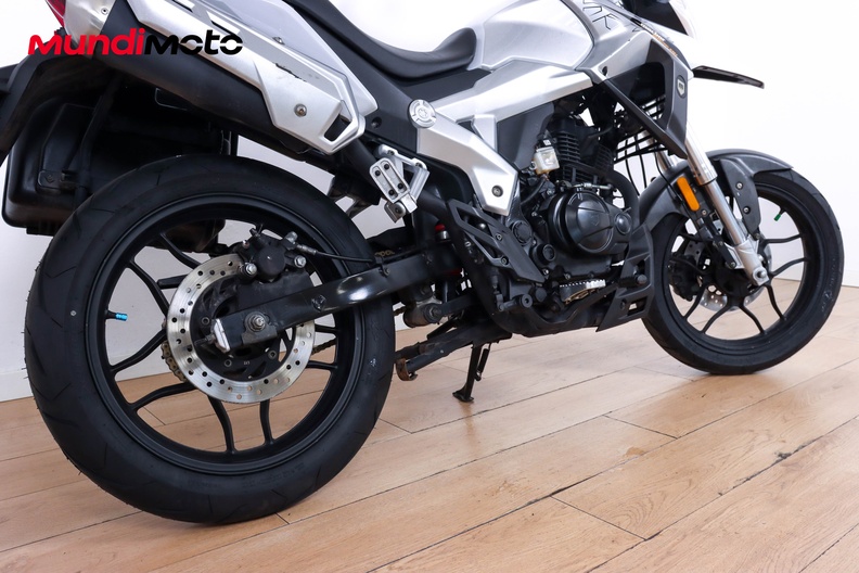 Motorbike image 3