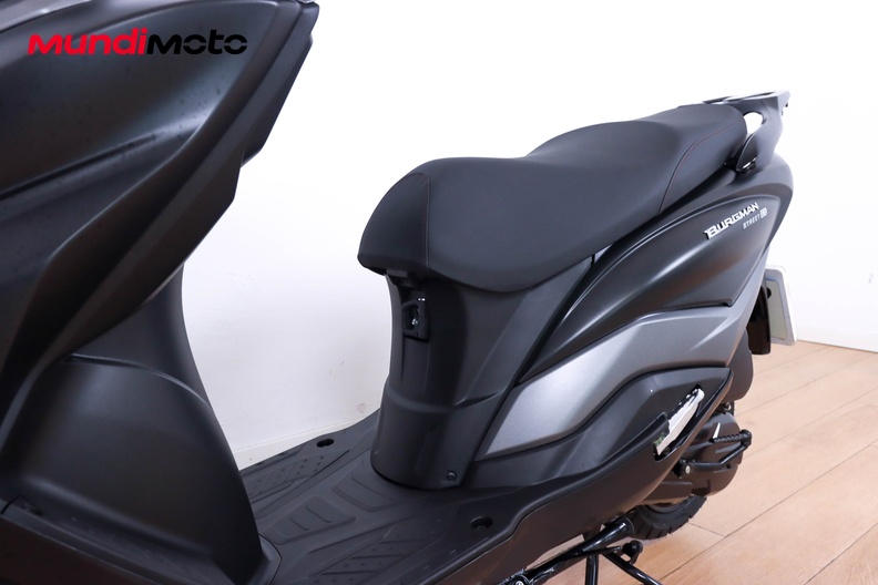 Motorbike image 8