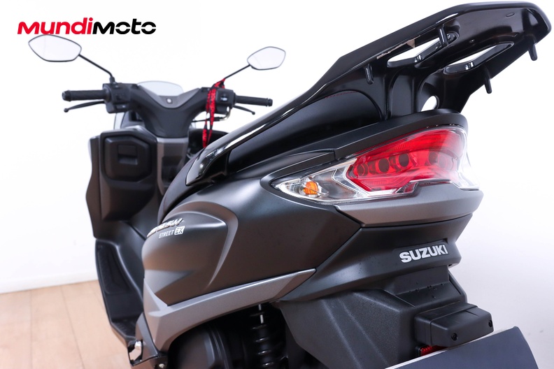 Motorbike image 9