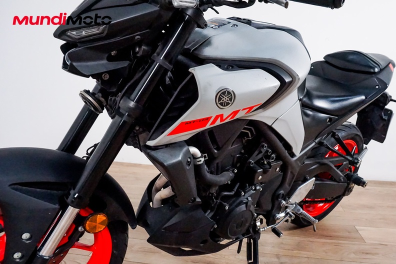Motorbike image 9