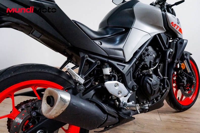 Motorbike image 3