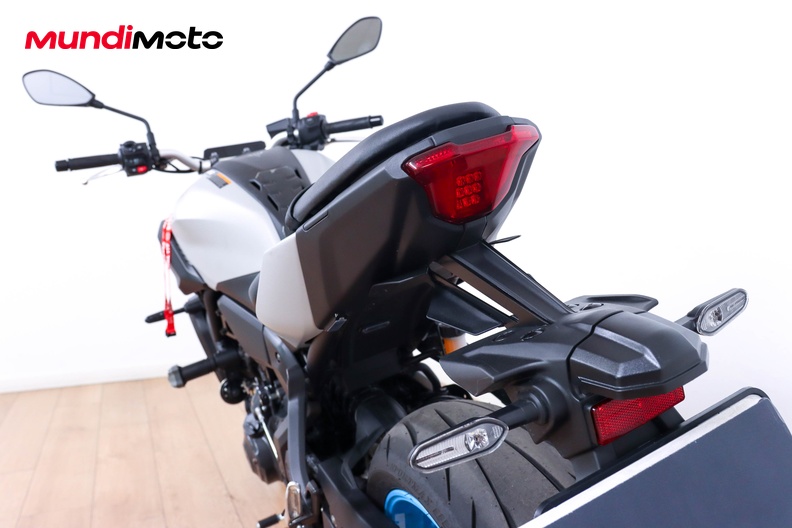 Motorbike image 9