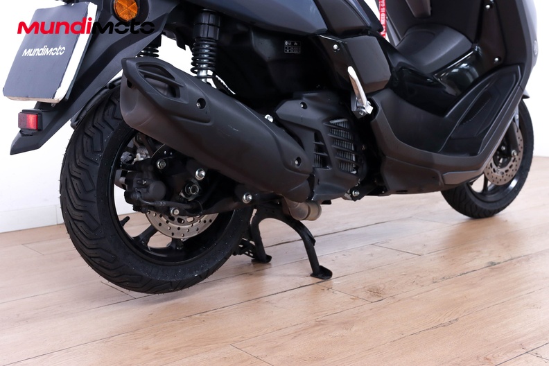 Motorbike image 3
