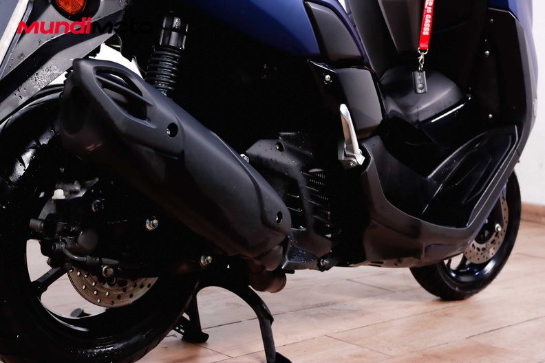 Motorbike image 3
