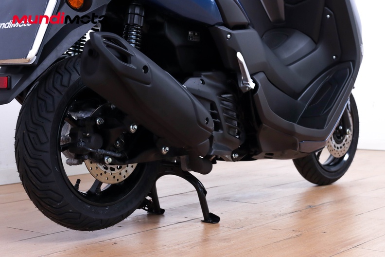 Motorbike image 3