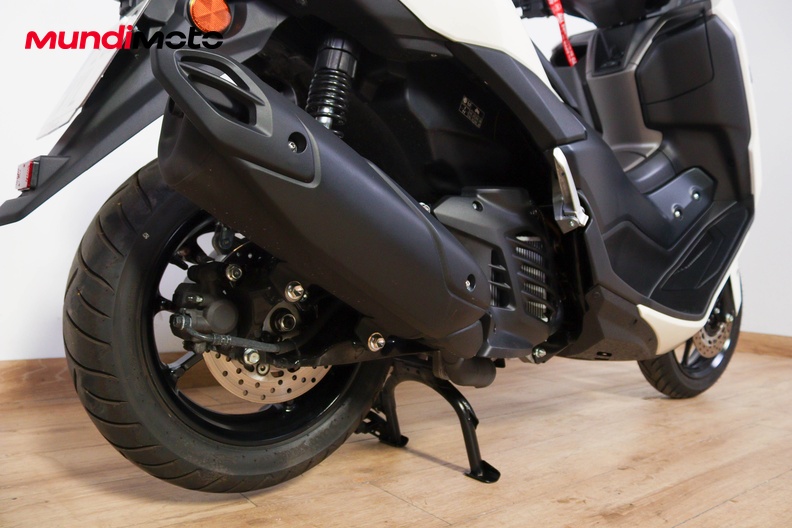 Motorbike image 3
