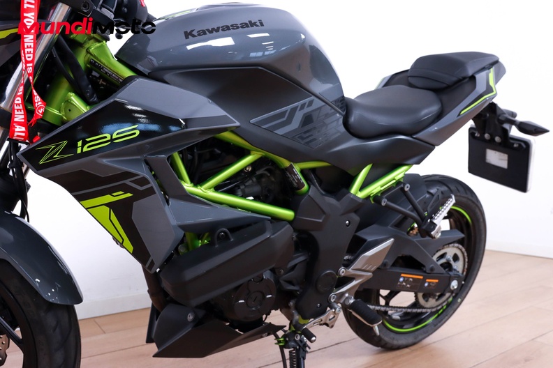 Motorbike image 8