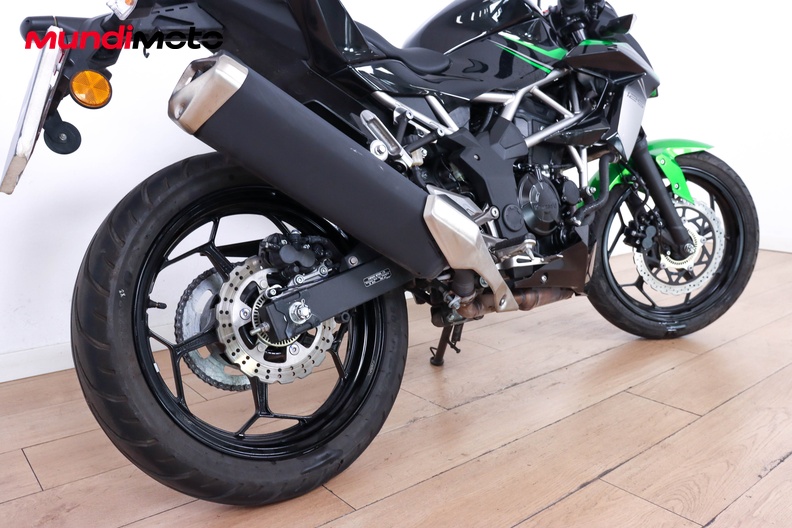 Motorbike image 3