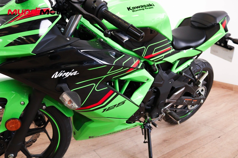 Motorbike image 8