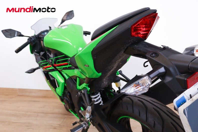 Motorbike image 9