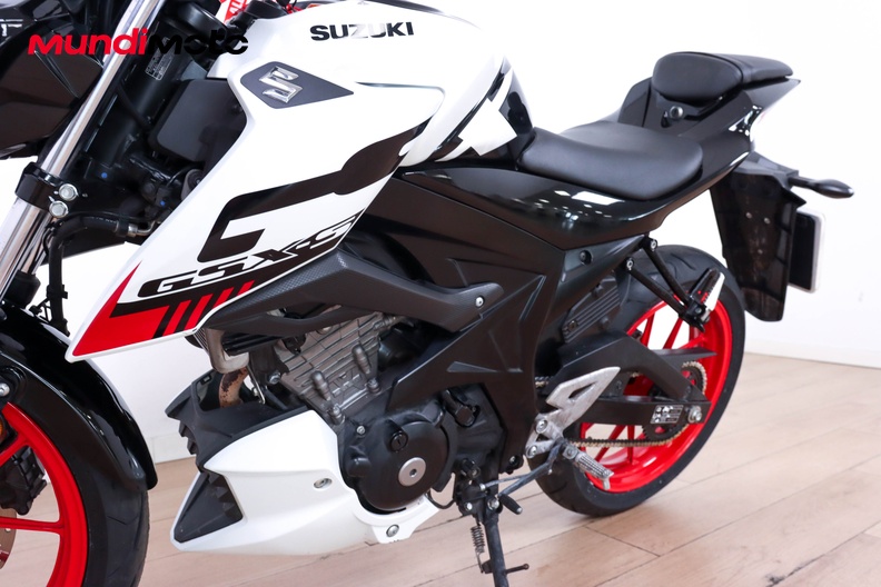 Motorbike image 8