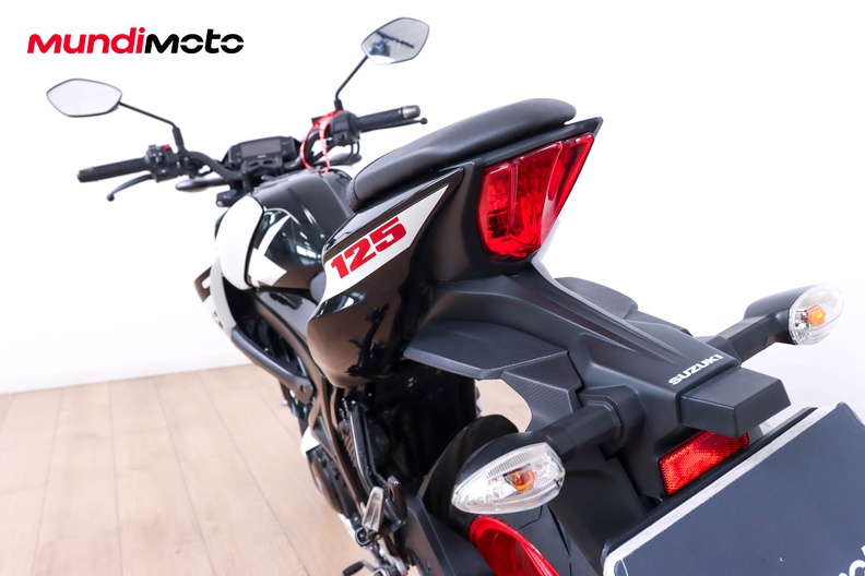 Motorbike image 9