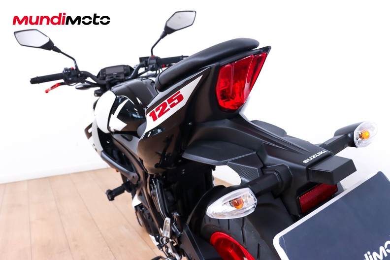 Motorbike image 9