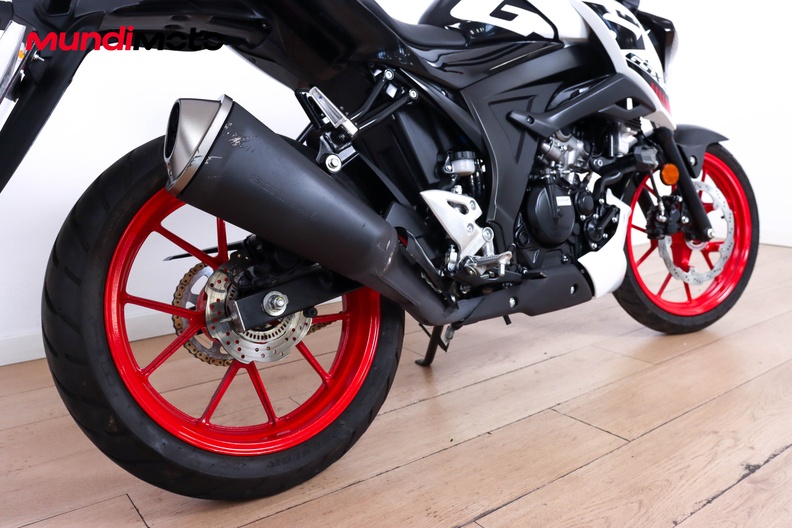 Motorbike image 3