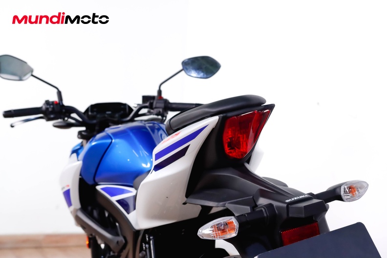 Motorbike image 9