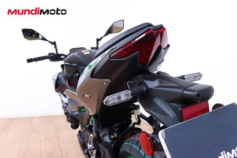 Motorbike image 9