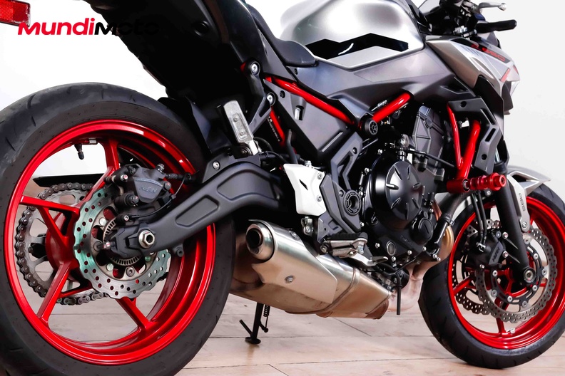 Motorbike image 3