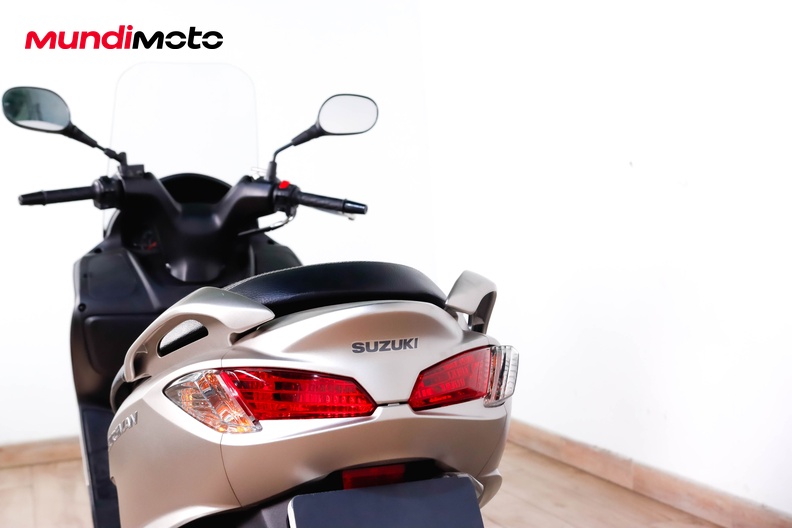 Motorbike image 9