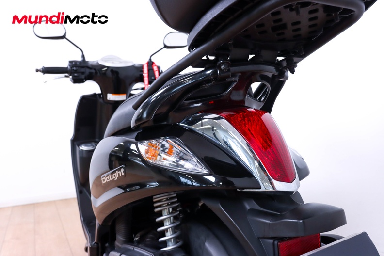 Motorbike image 9