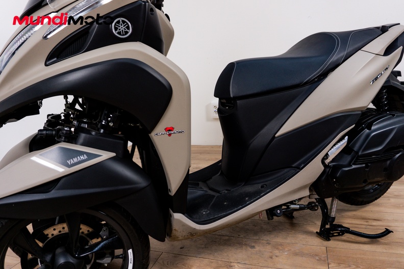 Motorbike image 9
