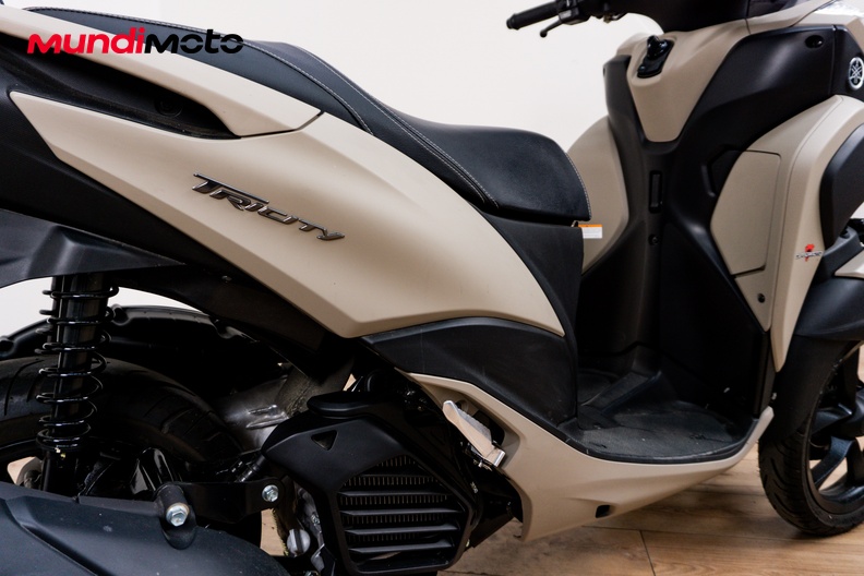 Motorbike image 3