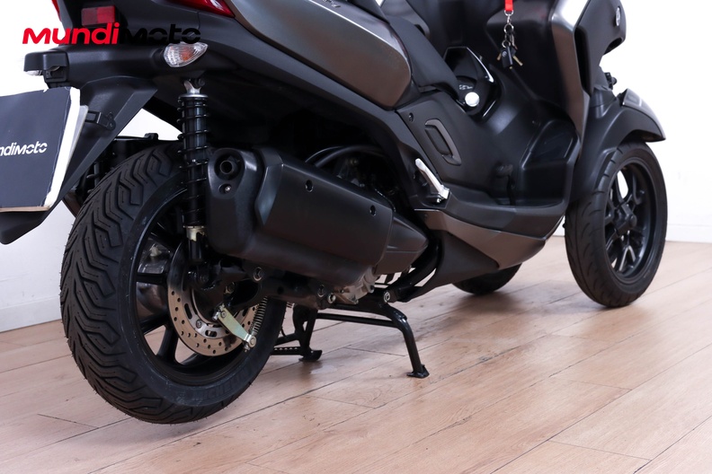 Motorbike image 3
