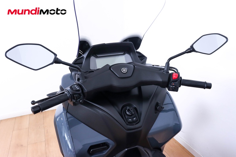 Motorbike image 10