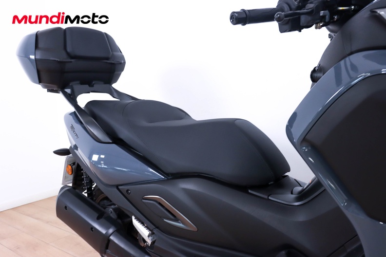 Motorbike image 13