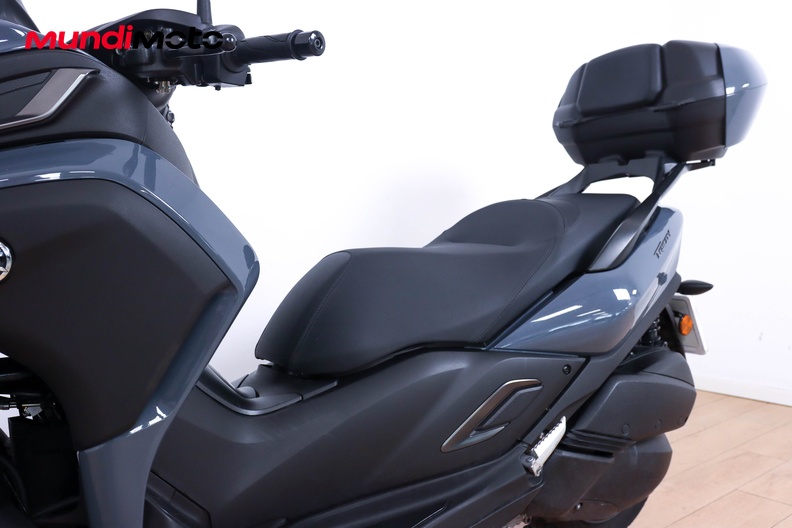 Motorbike image 8