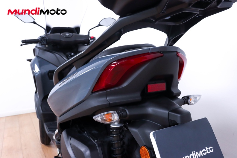 Motorbike image 9
