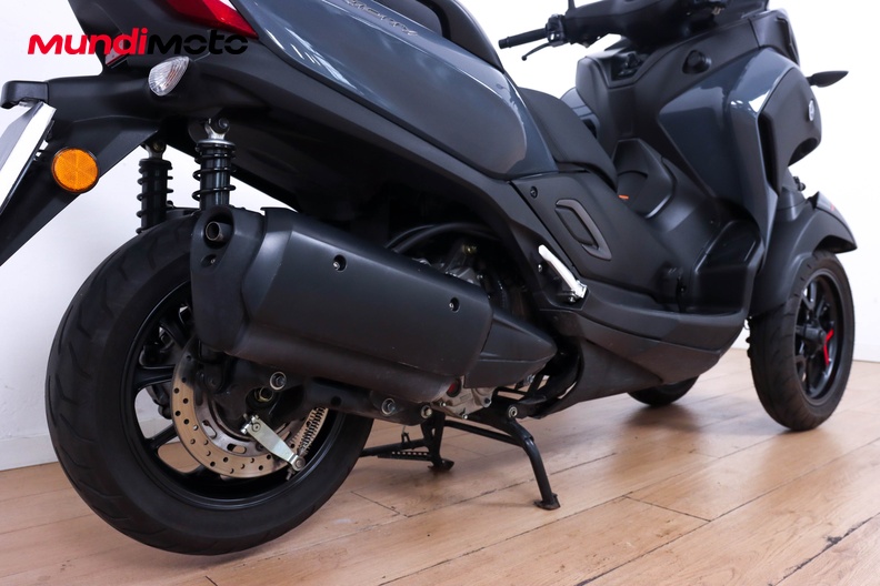 Motorbike image 3