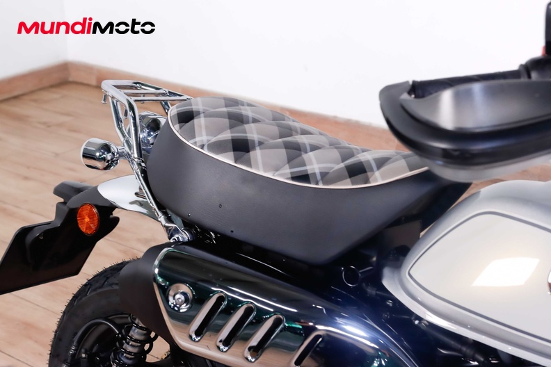 Motorbike image 13