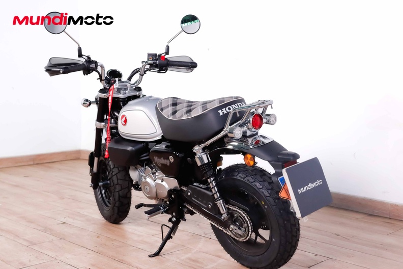 Motorbike image 6